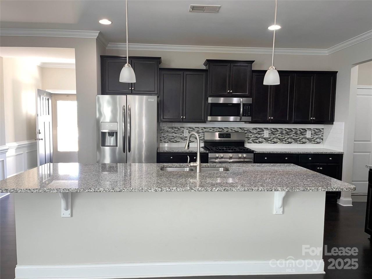 1469 Bramblewood Dr - Photo 2 of 12