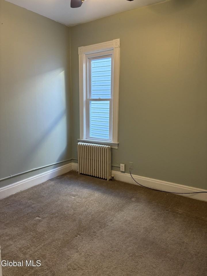 1620 6th Ave Apt 2 #2 - Photo 5 of 6