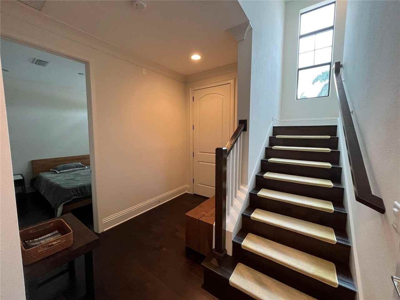 1278 May Ln - Photo 4 of 49