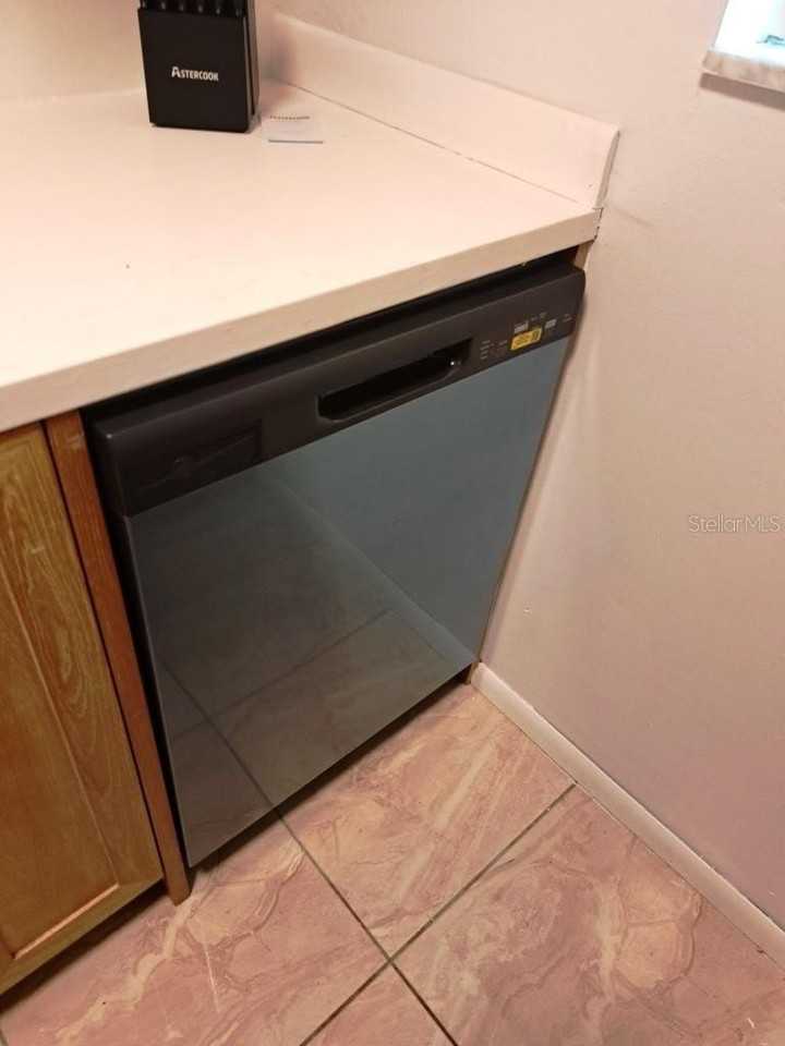 2005 Greenbriar Blvd #1 - Photo 7 of 25