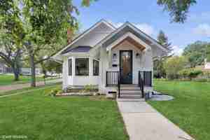 featured image of 146 E Maple St