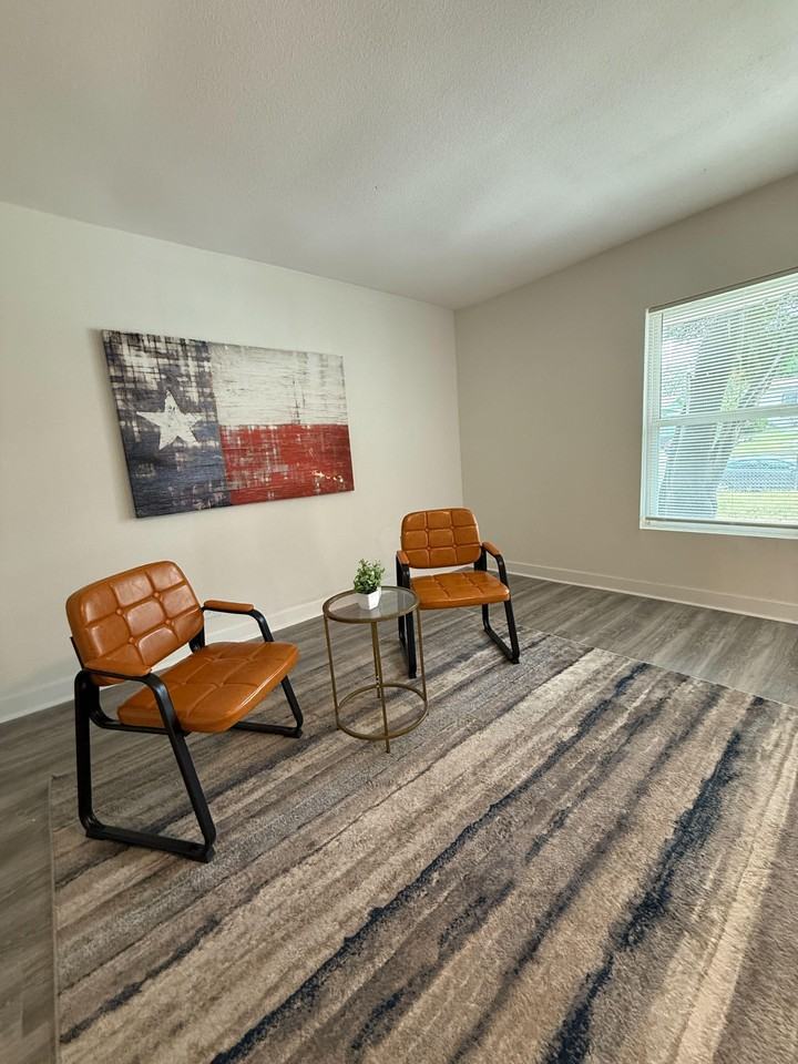 Morningview Dr - Photo 7 of 9