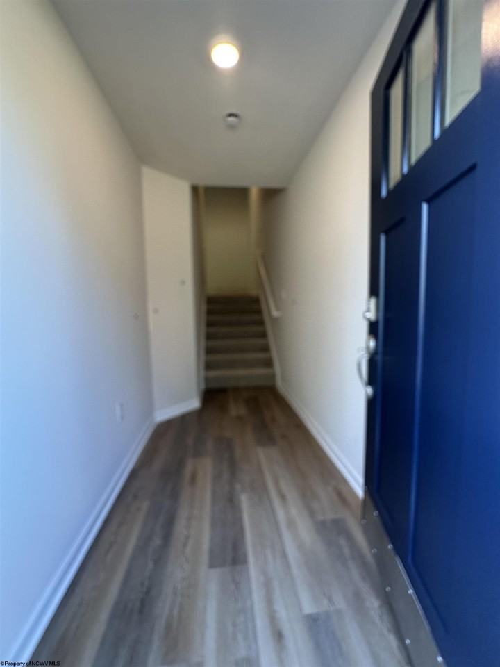 717 Hardman Dr - Photo 2 of 15