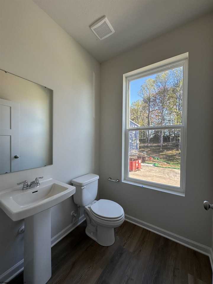 717 Hardman Dr - Photo 6 of 15