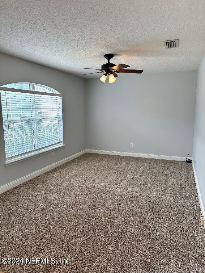 1447 Barrington Circle - Photo 4 of 28