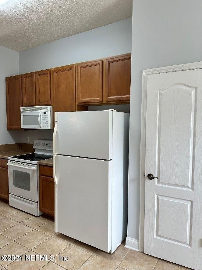 1447 Barrington Circle - Photo 7 of 28