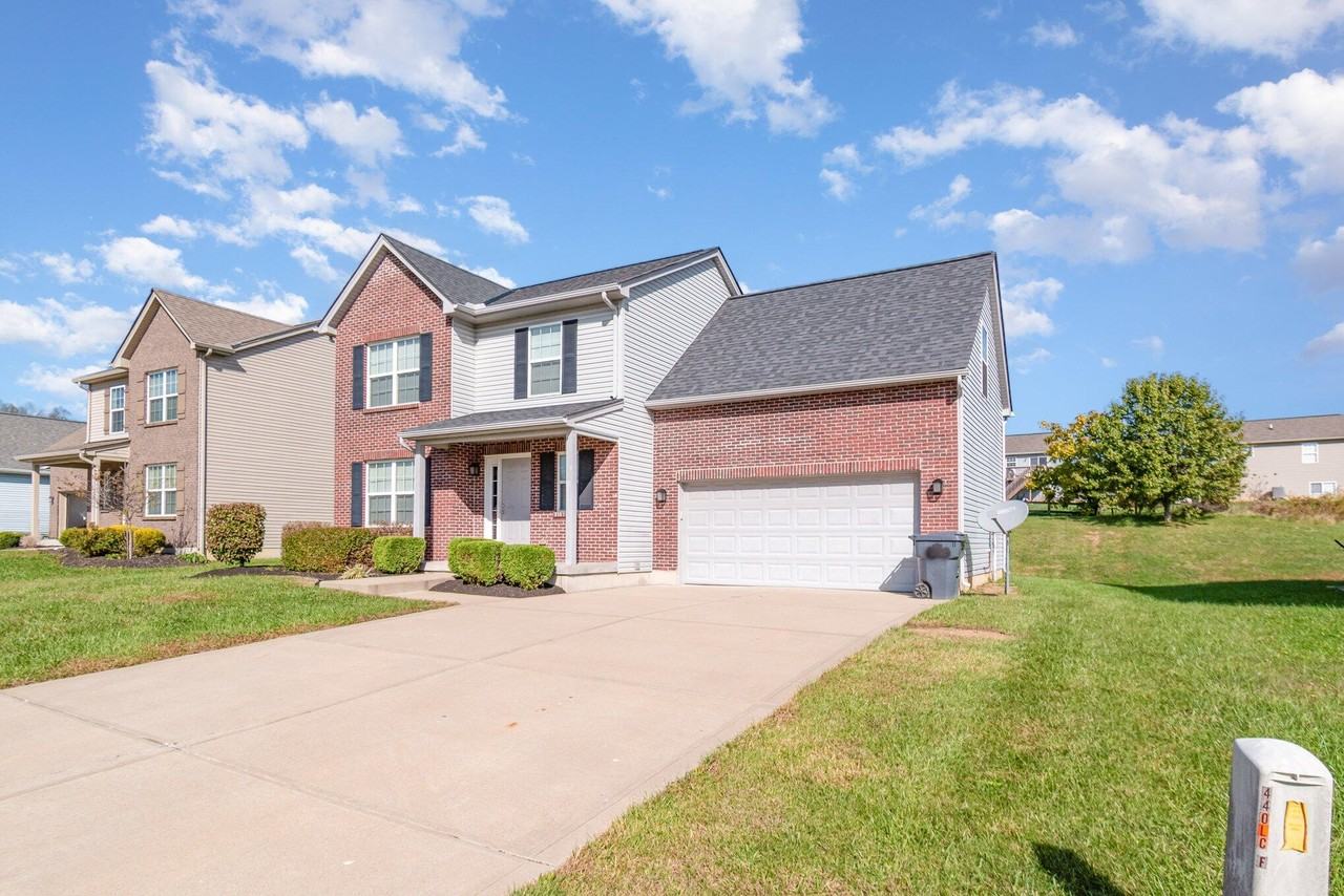 444 Lost Creek Drive - Photo 3 of 20