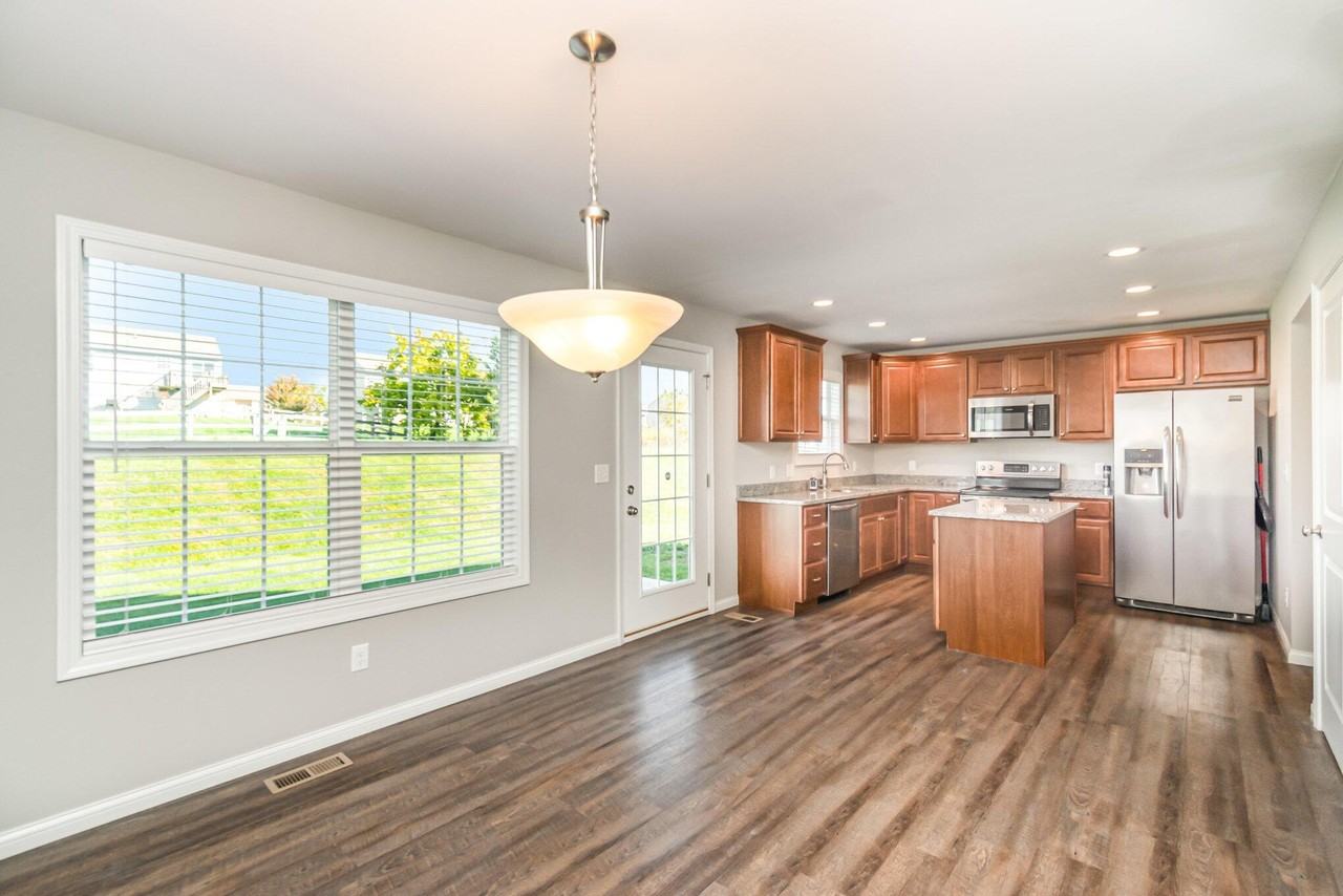 444 Lost Creek Drive - Photo 7 of 20