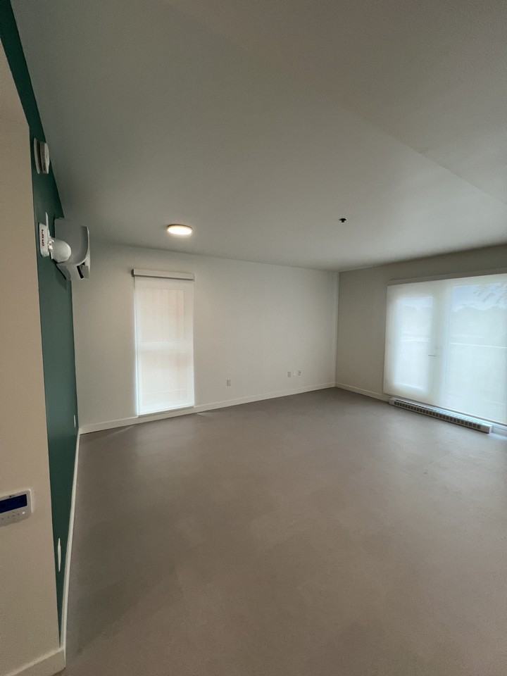 445 Wardlaw Ave - Photo 2 of 6