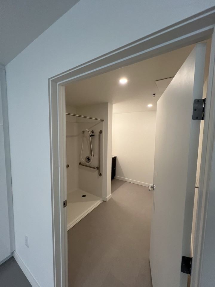 445 Wardlaw Ave - Photo 3 of 6