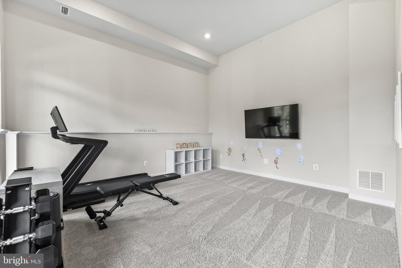 218 Hickory Hollow Court - Photo 5 of 50