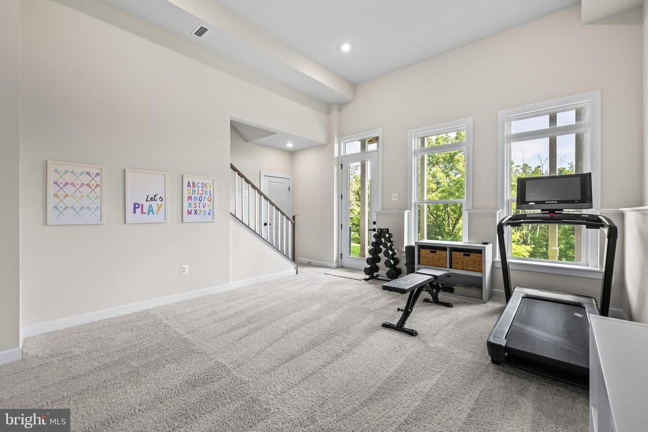 218 Hickory Hollow Court - Photo 7 of 50