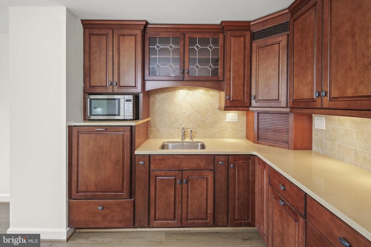 8340 Greensboro Drive #302 - Photo 3 of 31