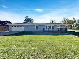 featured image of 5 E Adams St