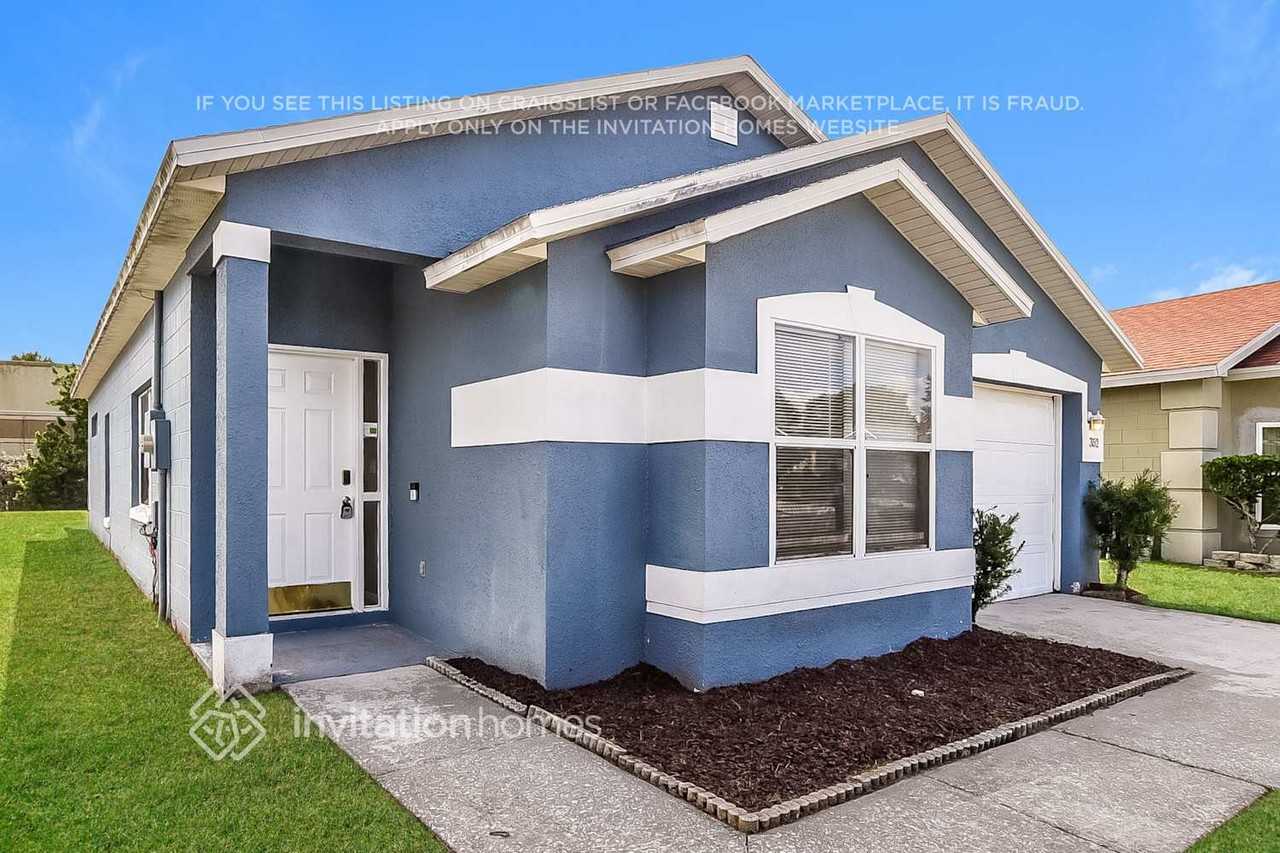 352 Briar Bay Cir - Photo 3 of 17