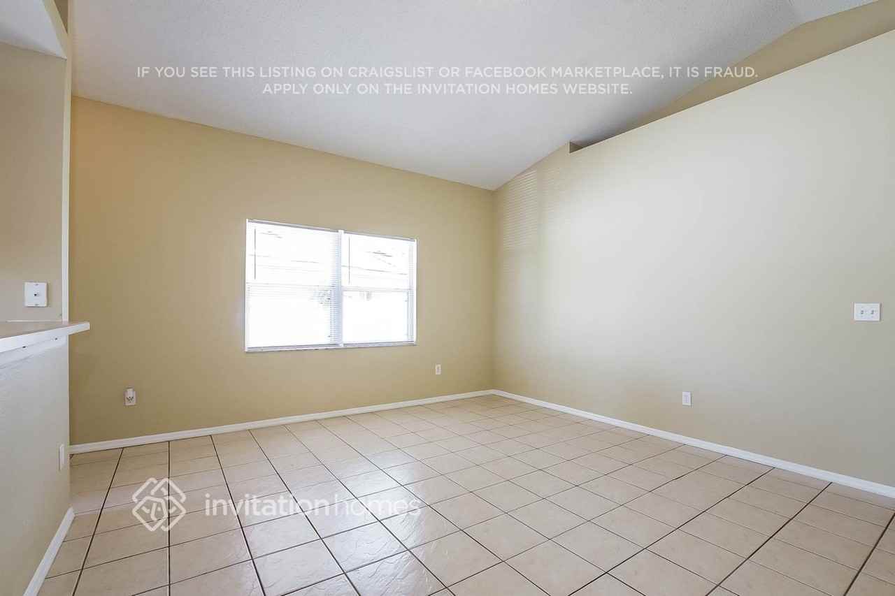 352 Briar Bay Cir - Photo 6 of 17