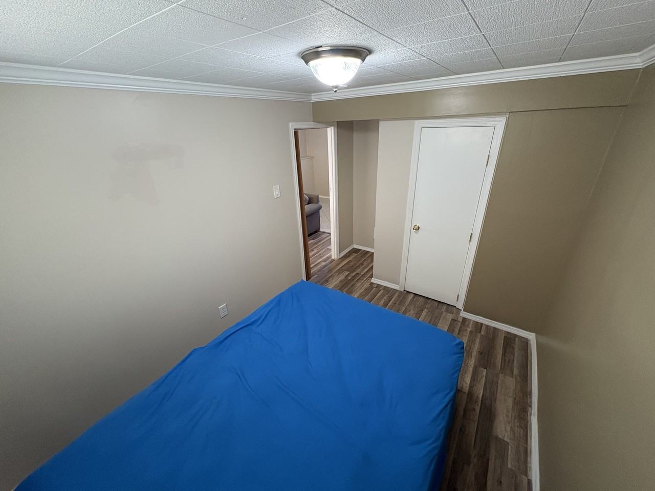 318 Claremont Avenue - Photo 3 of 11