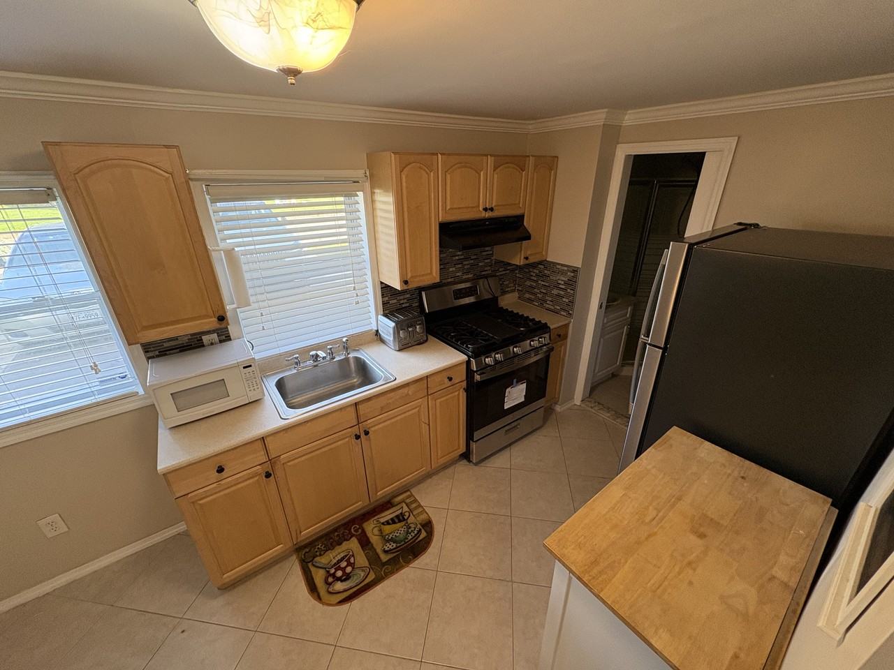 318 Claremont Avenue - Photo 5 of 11