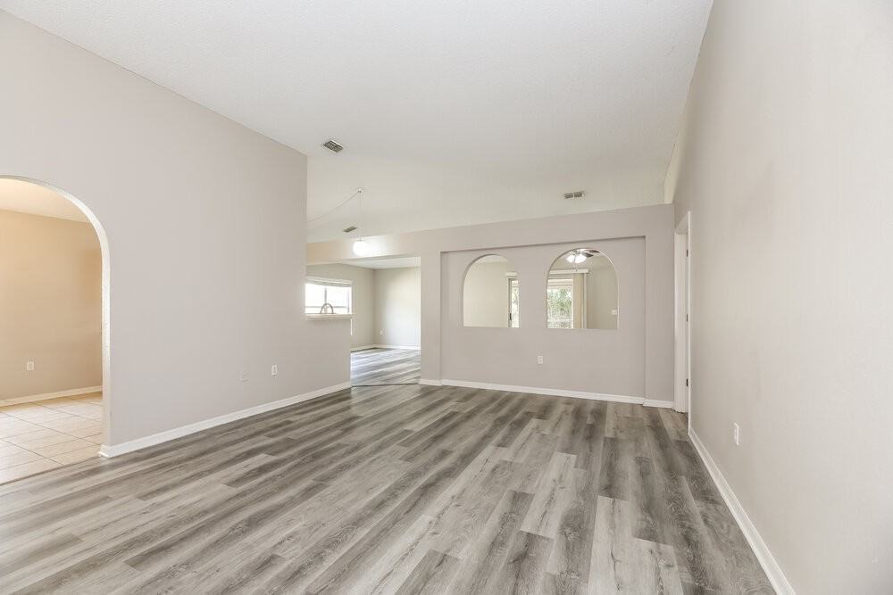 141 Sterling Hill Dr - Photo 4 of 16