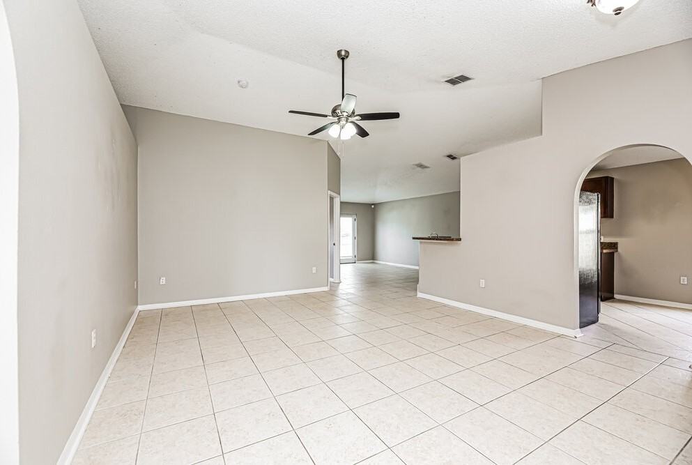 12607 Reeding Ridge Dr N - Photo 4 of 16