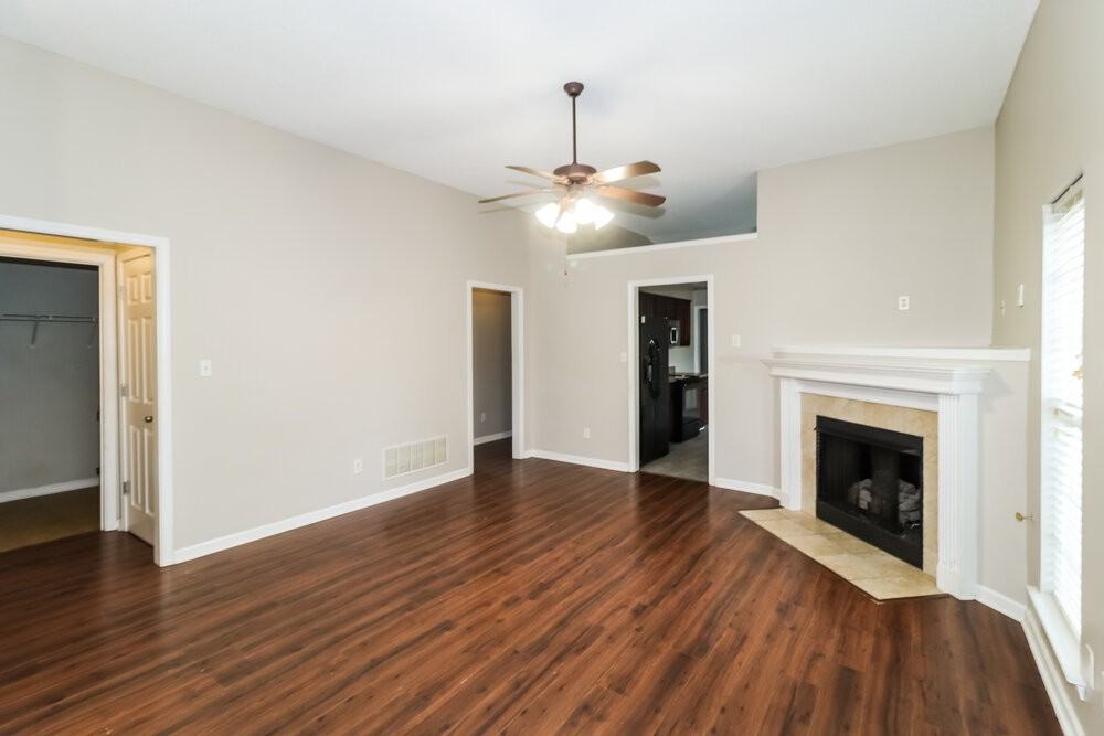 10229 Cottage Farms Drive - Photo 4 of 16