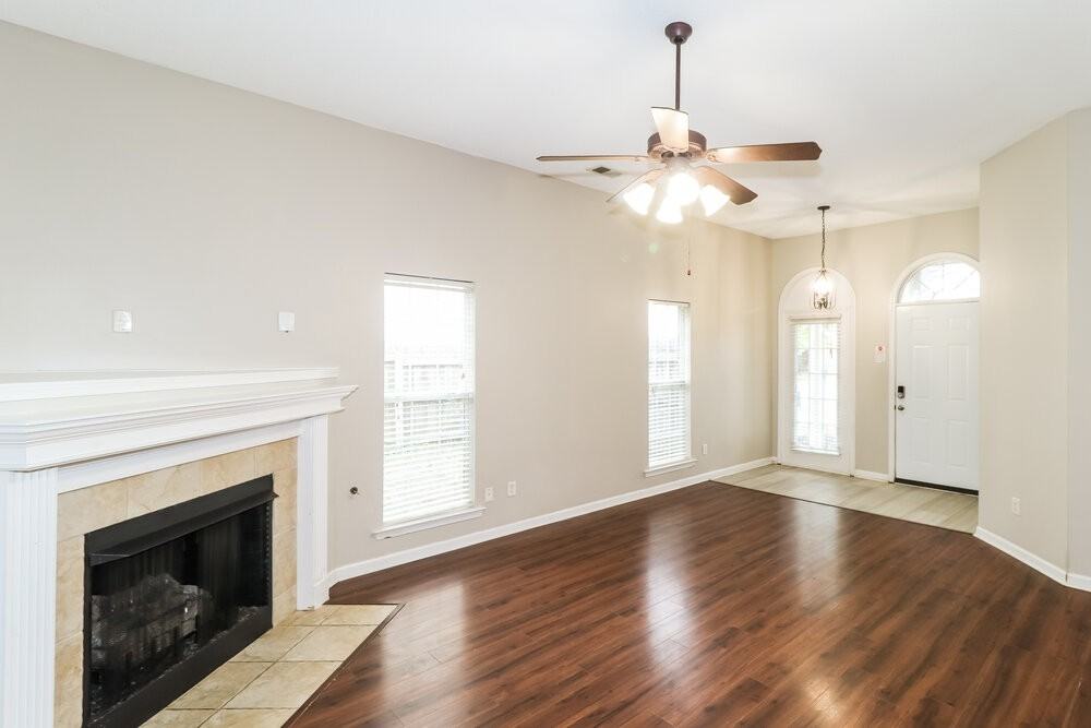 10229 Cottage Farms Drive - Photo 5 of 16