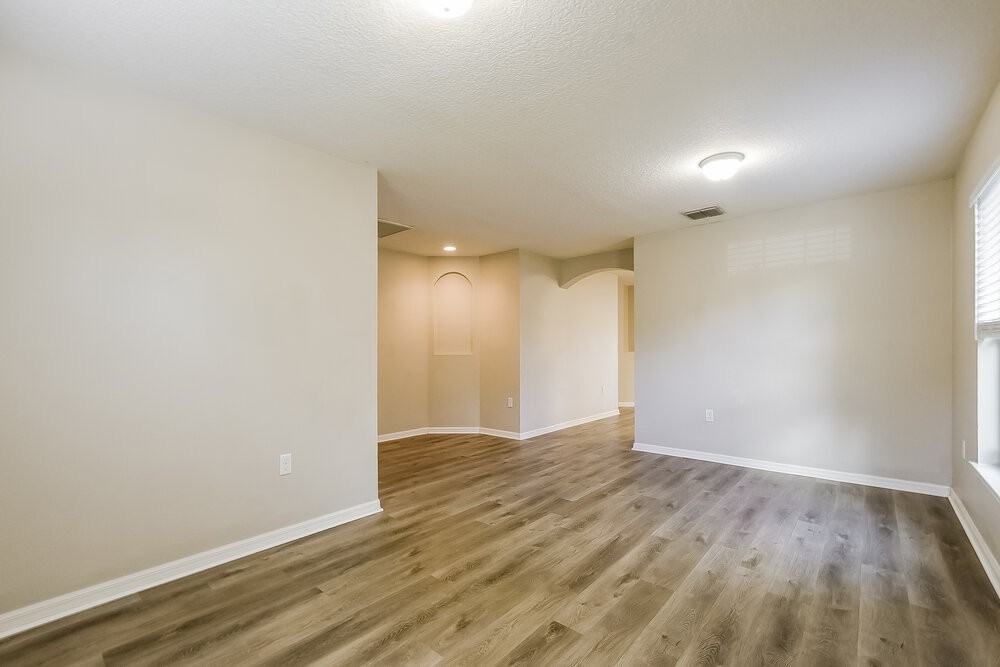 2353 Bexley Dr - Photo 3 of 16