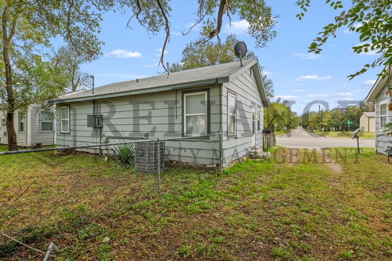 1422 S Meridian Ave - Photo 5 of 20