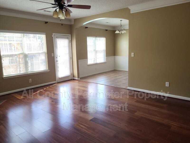 563 Hansen Dr - Photo 2 of 15