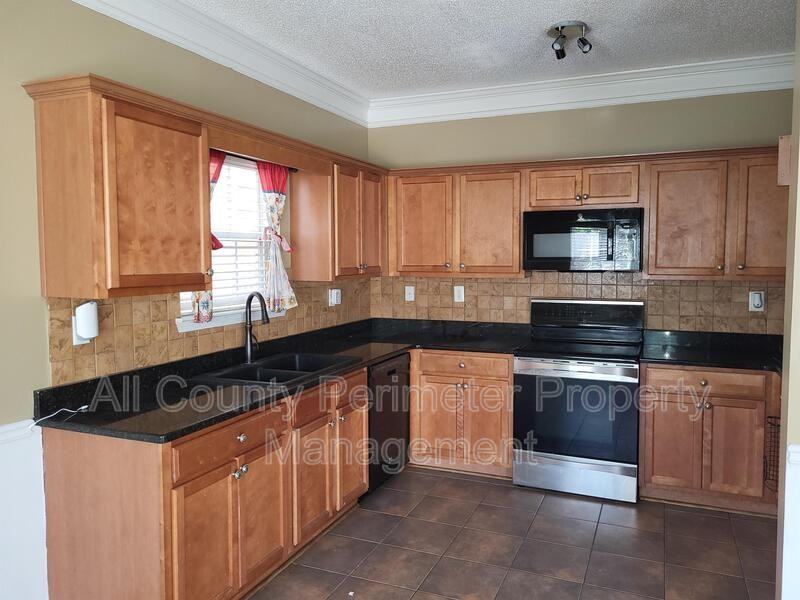 563 Hansen Dr - Photo 3 of 15