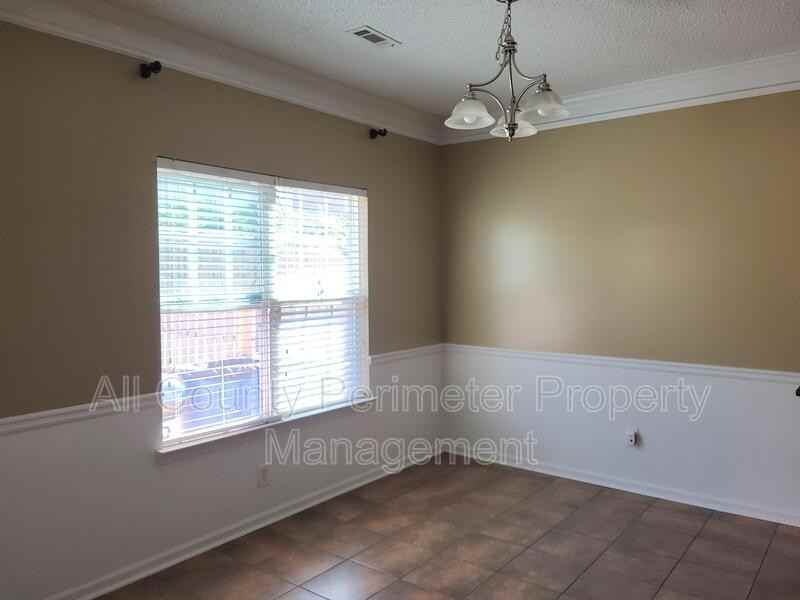 563 Hansen Dr - Photo 4 of 15