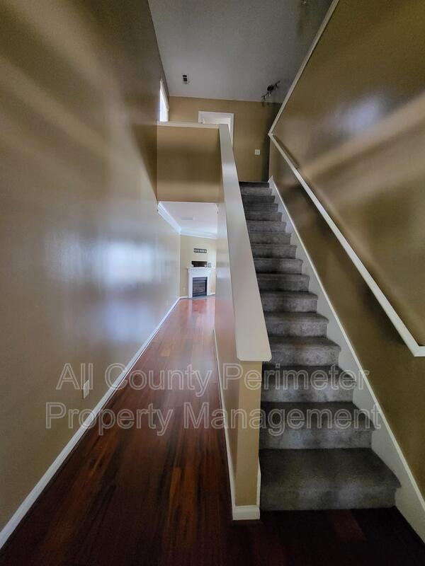 563 Hansen Dr - Photo 6 of 15