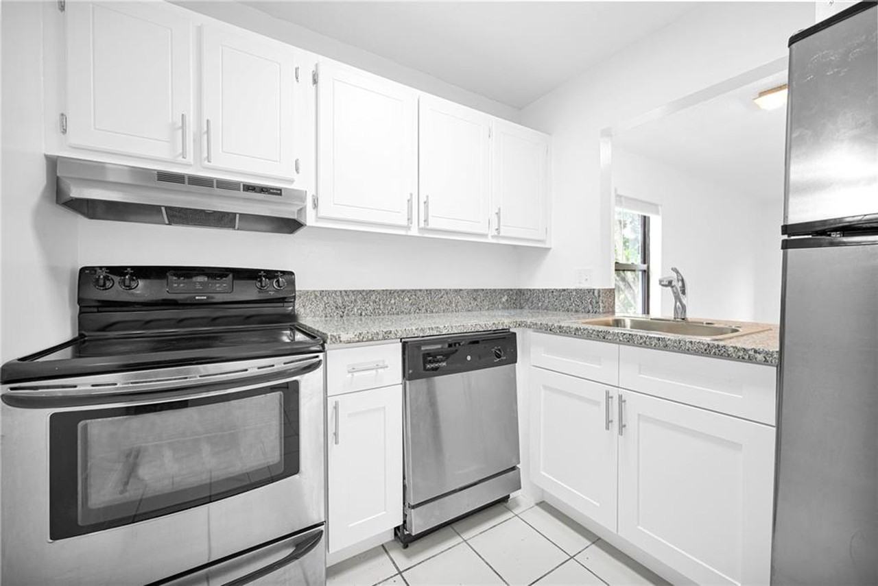 Colonial Village - Photo 5 of 12