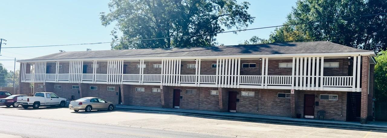 Stadiums Edge II Apartments (Studio/1 Bath) - Photo 2 of 16