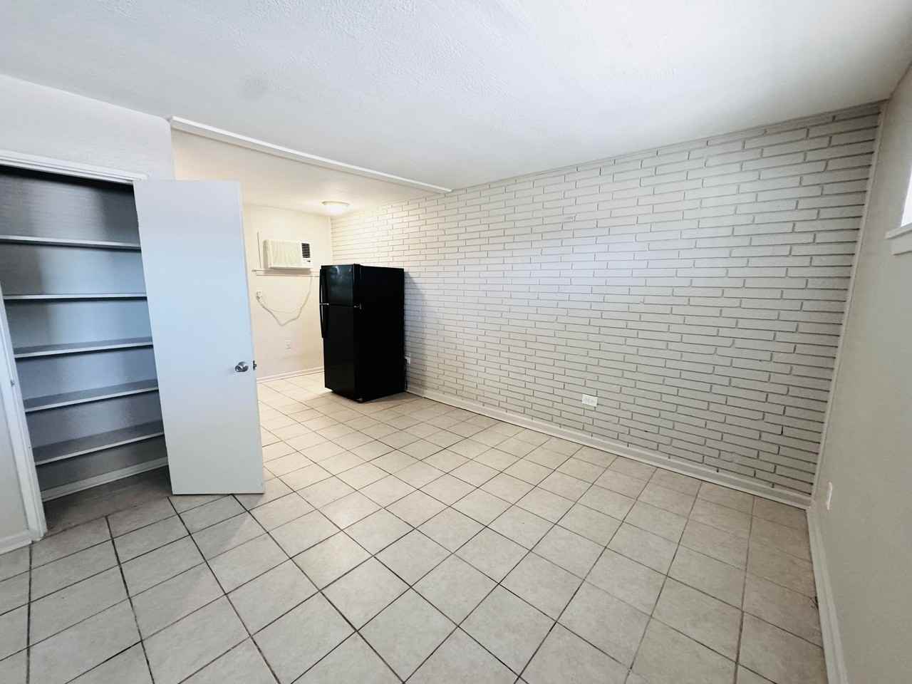 Stadiums Edge II Apartments (Studio/1 Bath) - Photo 4 of 16