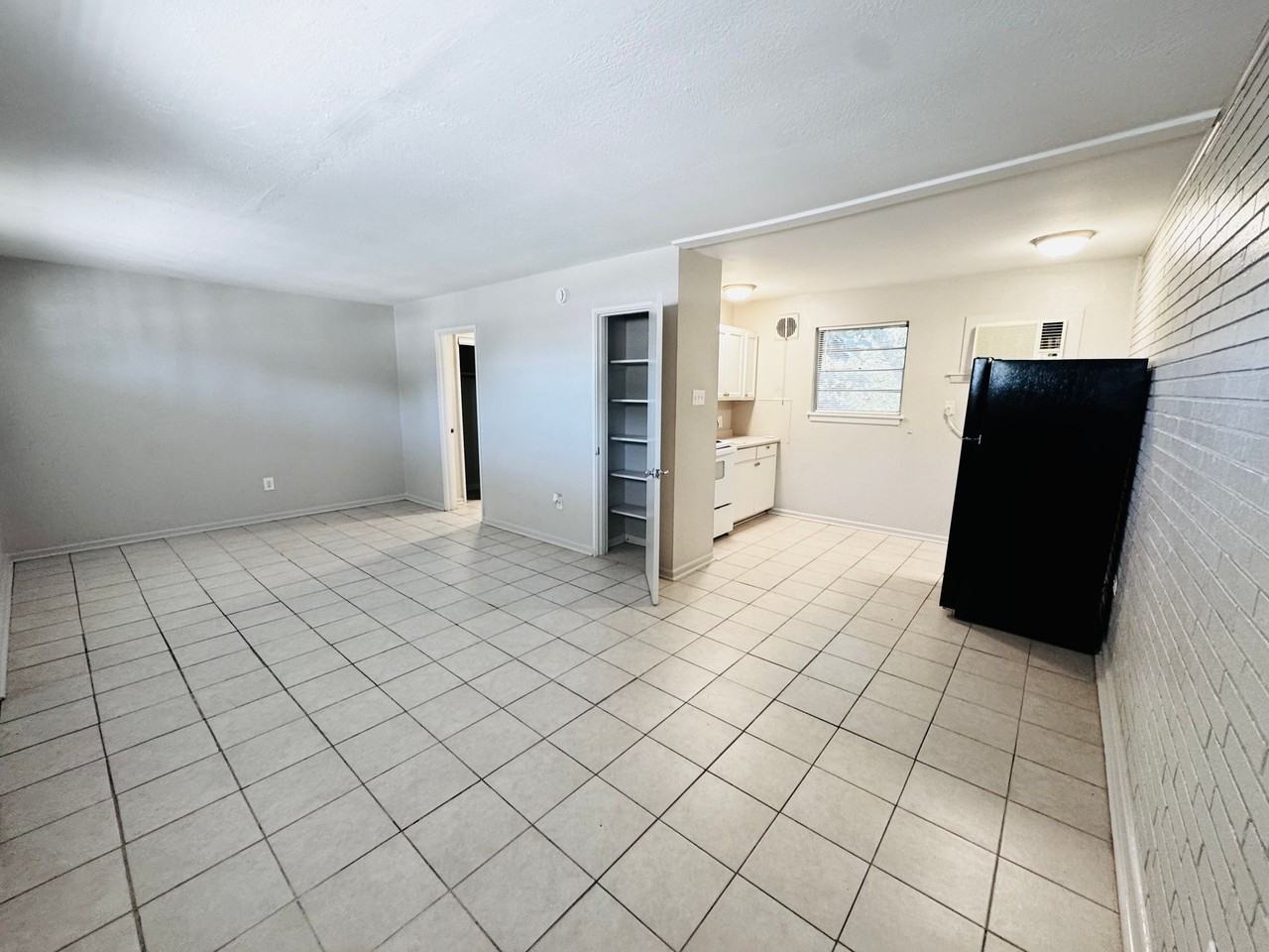 Stadiums Edge II Apartments (Studio/1 Bath) - Photo 5 of 16