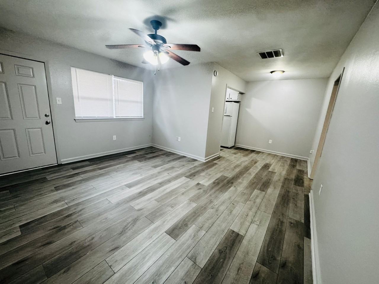Stadiums Edge Apartments (1 Bed/1 Bath) - Photo 5 of 22
