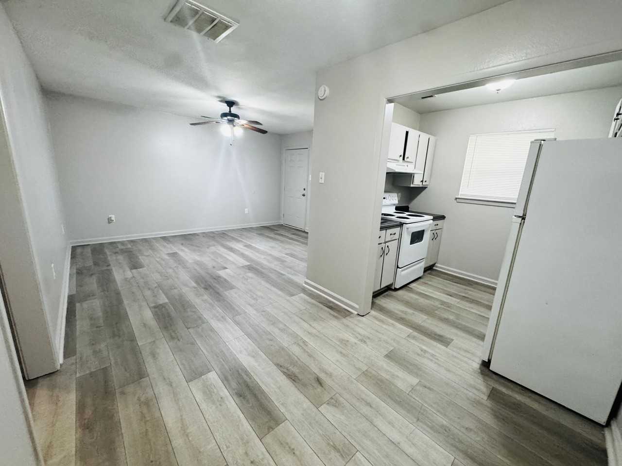 Stadiums Edge Apartments (1 Bed/1 Bath) - Photo 6 of 22