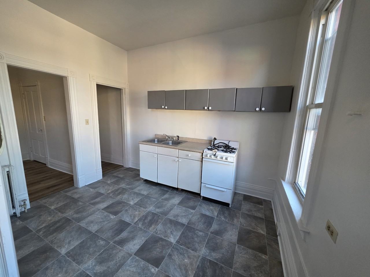 2525 Peach Street - Photo 2 of 10