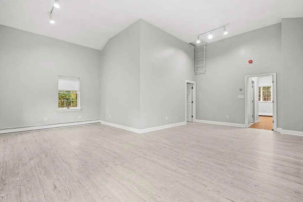 Worcester St - Photo 2 of 11