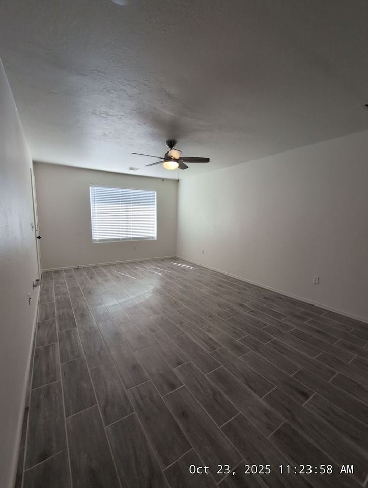 9978 W Century Dr - Photo 5 of 13