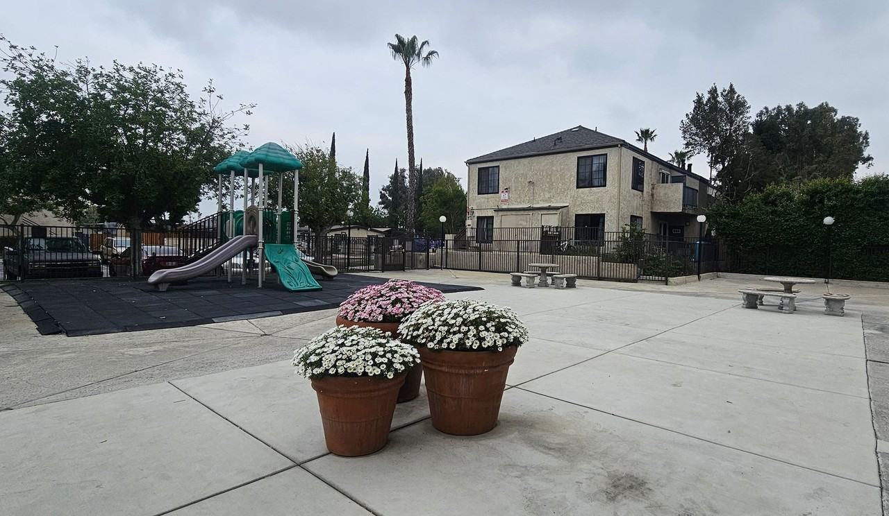 Sierra Crossing Apartments - Photo 4 of 34