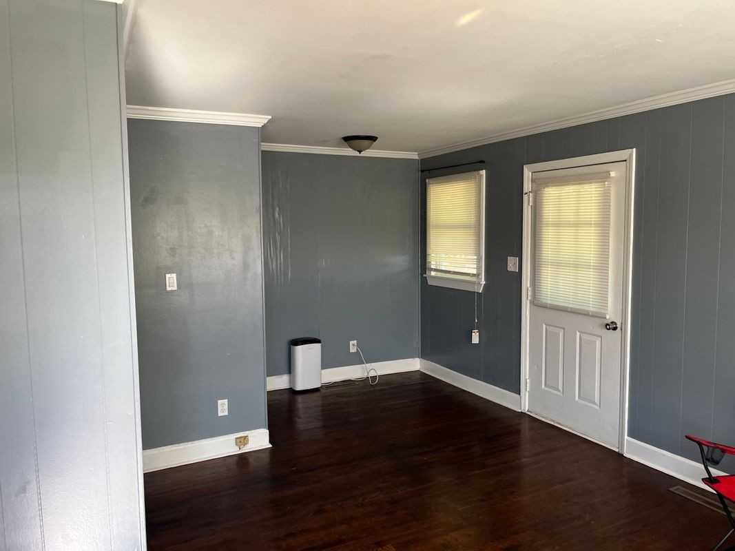 548 Watson Rd - Photo 3 of 10