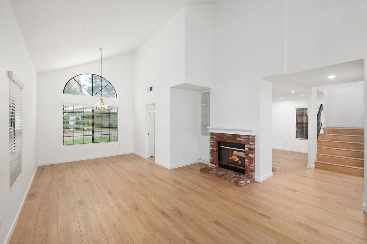 4139 Lost Springs Dr - Photo 2 of 14