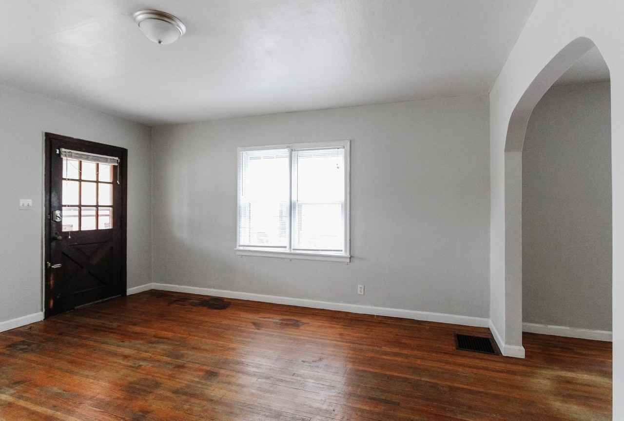 1522 West Jackson Street - Photo 3 of 17