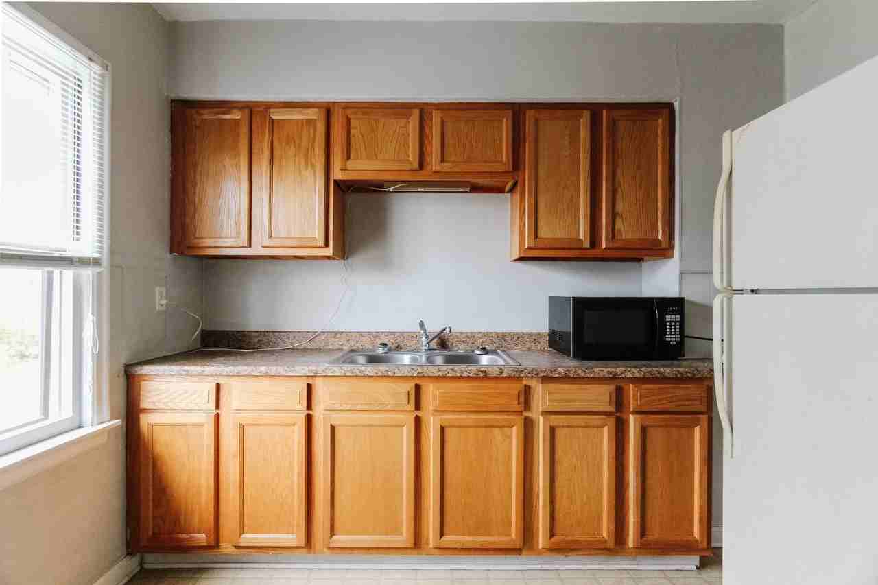 1522 W Jackson St - Photo 5 of 16