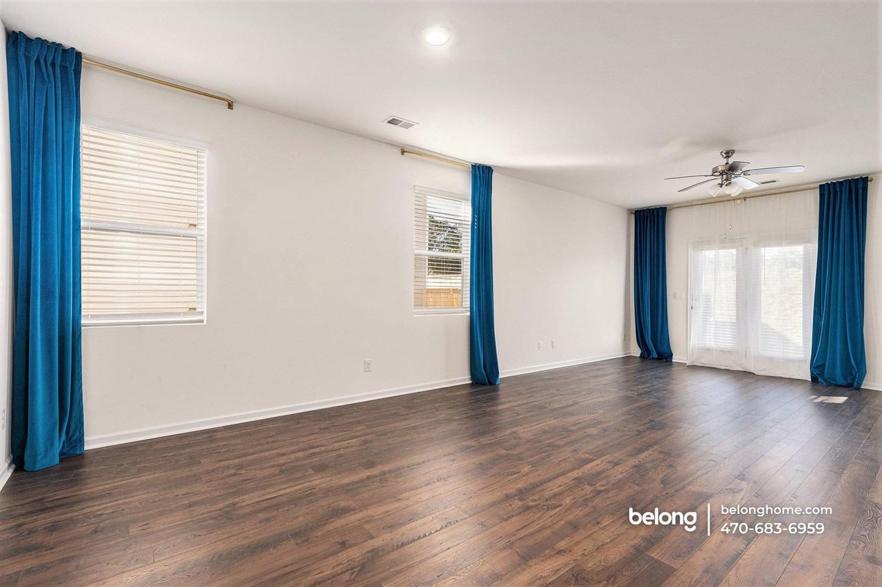 11992 Conrad Cir - Photo 5 of 27