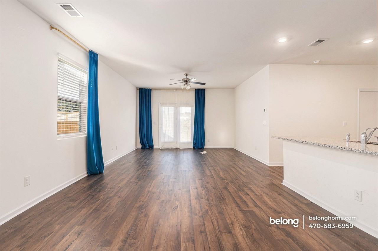 11992 Conrad Cir - Photo 6 of 27