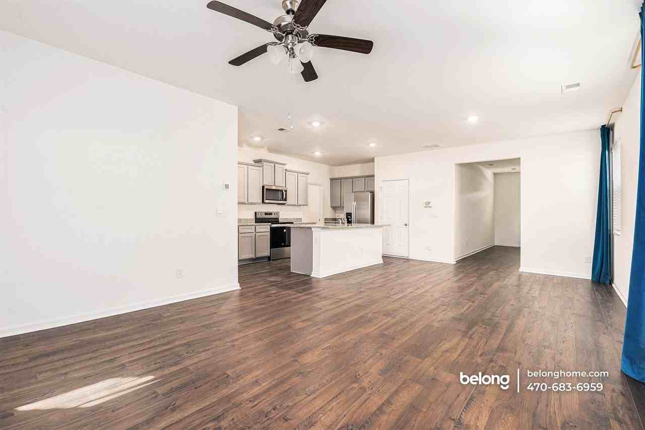 11992 Conrad Cir - Photo 7 of 27