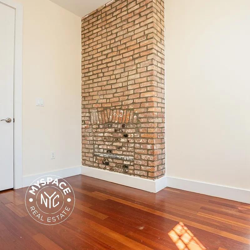 757 Hart St #3R - Photo 3 of 6